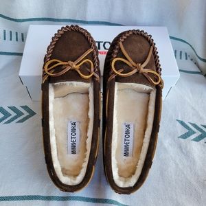 Minnetonka Cally slippers, Chocolate, women's size 8M
